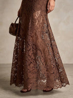 Elegant Sleeveless Slim-fit Dress With Embroidered Lace Paneling