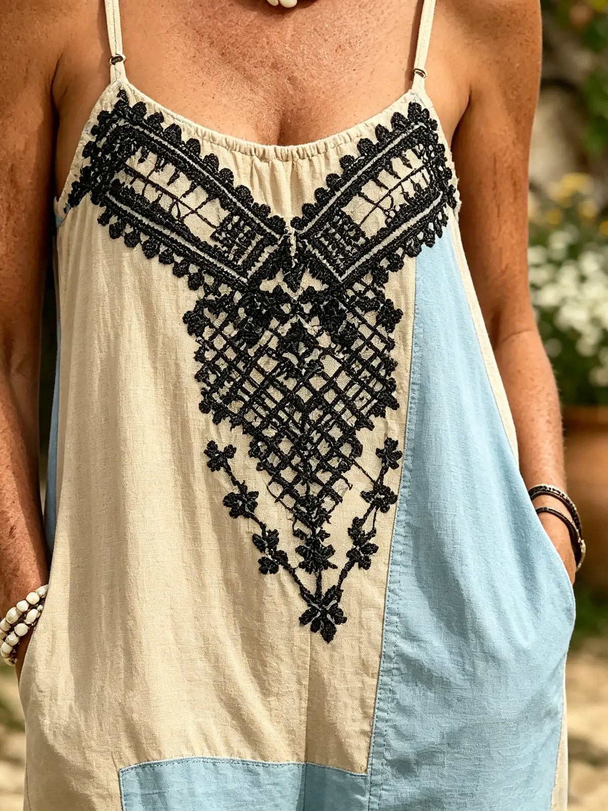 Women's Loose-Fit Geometric Color-Block Cuffed Jumpsuit with Spaghetti Straps